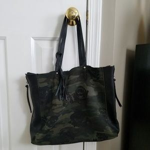 Sanctuary camo bag